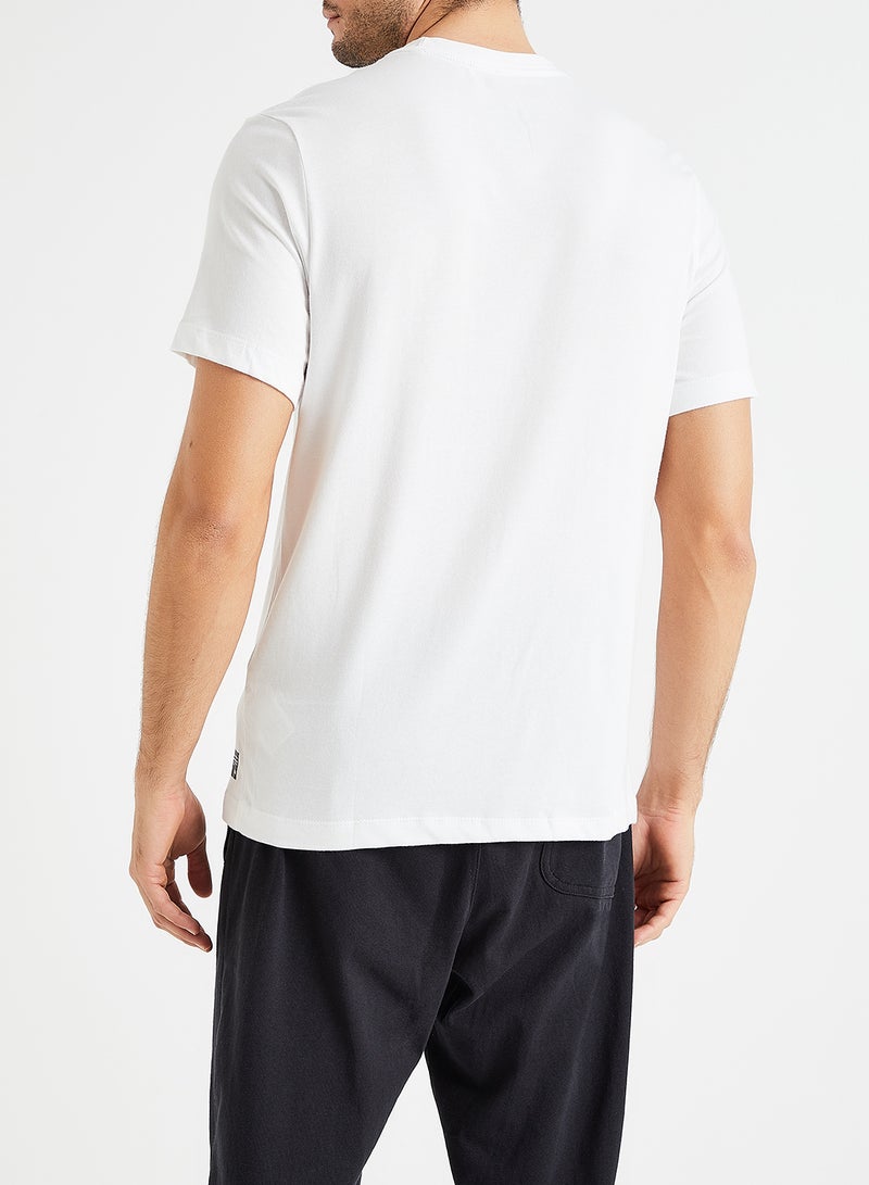 نايكي تيشيرت بأكمام قصيرة يحمل شعار نادي لكرة القدم أبيض/ أسود - Image 3