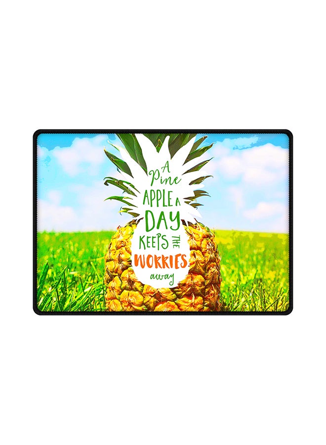 ستايلايزد لوحة ماوس مزينة بطبعة عبارة "Pineapple A Day" متعدد الألوان