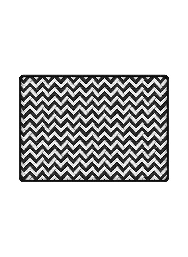 ستايلايزد لوحة ماوس مزينة بتصميم بلاط بنمط متعرج بارز مع قاعدة من المطاط مضادة للانزلاق أسود/ أبيض