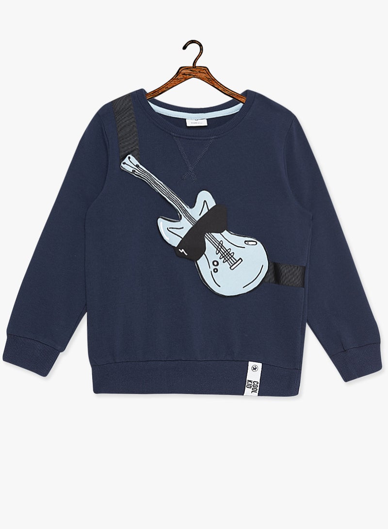 نيم ات سويت شيرت للأولاد مزين بتصميم جيتار كحلي - Image 1