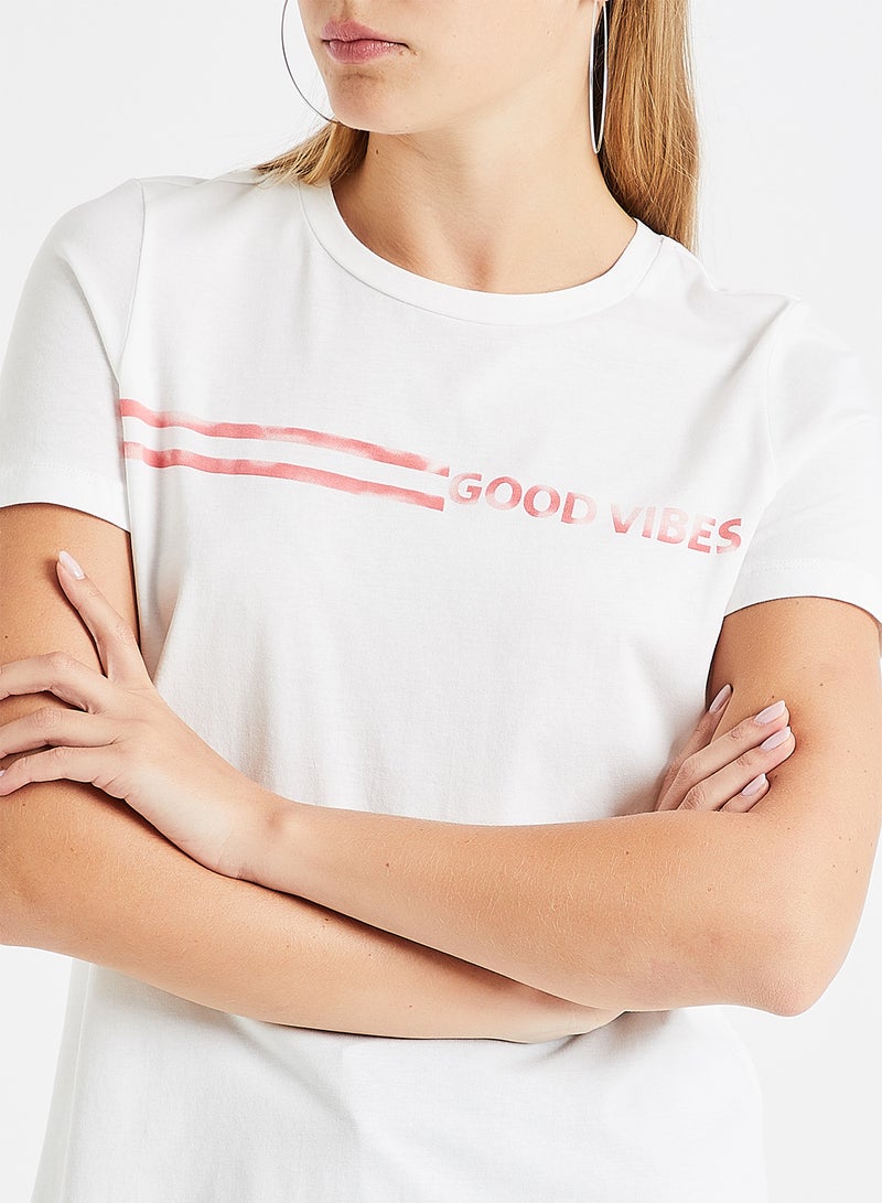 فيرو مودا تيشيرت بطبعة "جوود فايبز" أبيض - Image 4