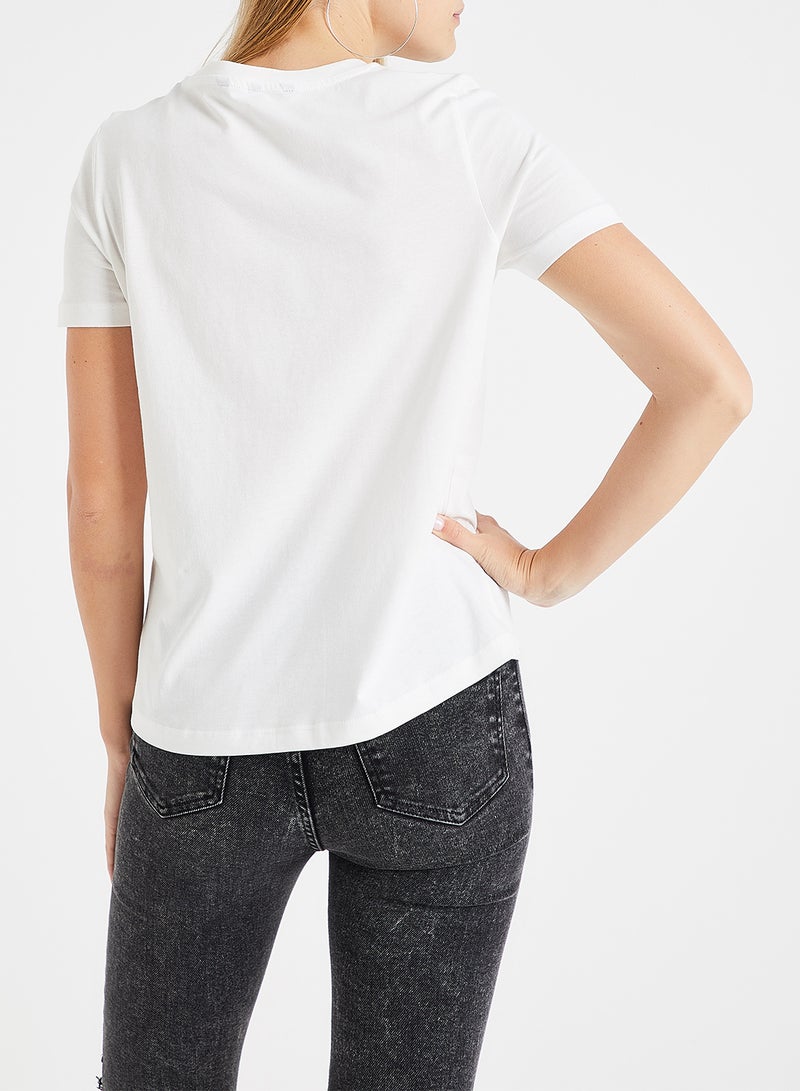 فيرو مودا تيشيرت بطبعة "جوود فايبز" أبيض - Image 3