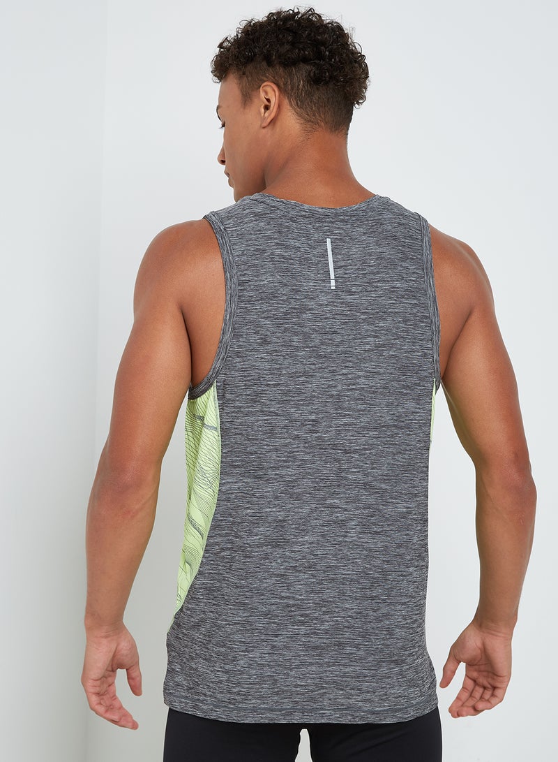 لوتو بلوزة بدون أكمام إكس رايد III بفتحة رقبة مستديرة رمادي/أصفر - Image 2