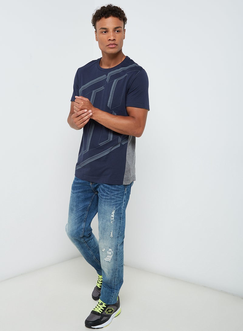 لوتو تيشيرت ديفين V بفتحة رقبة دائرية كحلي - Image 3