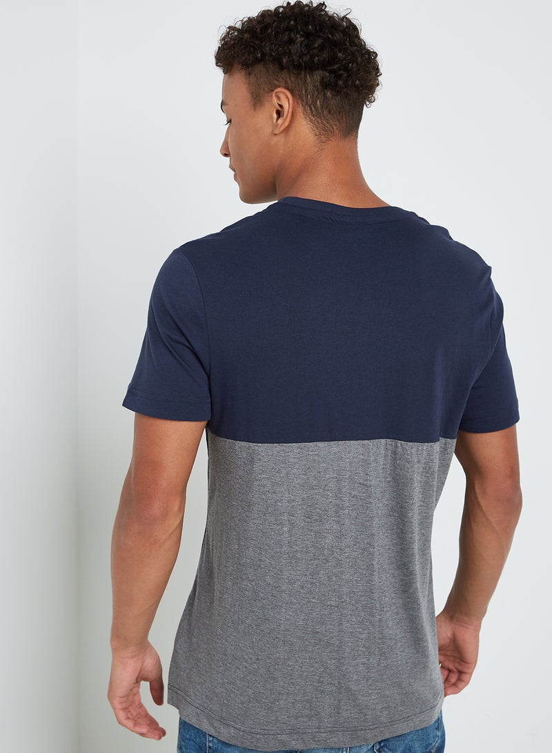 لوتو تيشيرت ديفين V بفتحة رقبة دائرية كحلي - Image 2