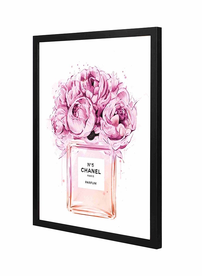 لوحة فنية جدارية تمثل زجاجة عطر وردية تحمل كلمة "Chanel" مزودة بإطار خشبي عمودي متعدد الألوان 43 x 53Ø³Ù†ØªÙŠÙ…ØªØ±