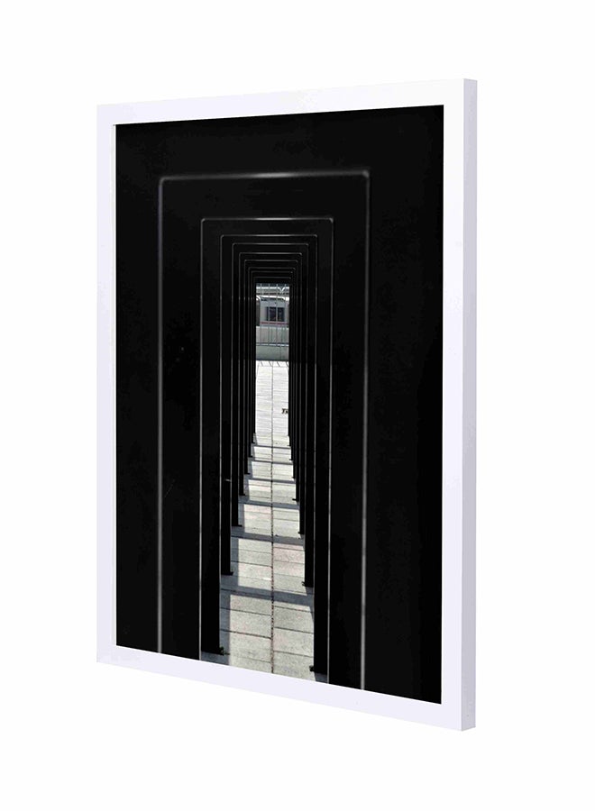 لوحة فنية لديكور الحائط بإطار من الخشب تعبر عن مدخل بلون رمادي أبيض/ أسود 43x53سم