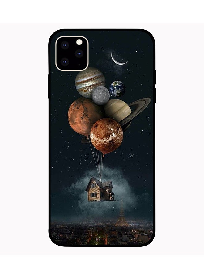 غطاء حماية واق لهاتف أبل آيفون 11 مطبوع عليه رسمة بيت يحلق في السماء