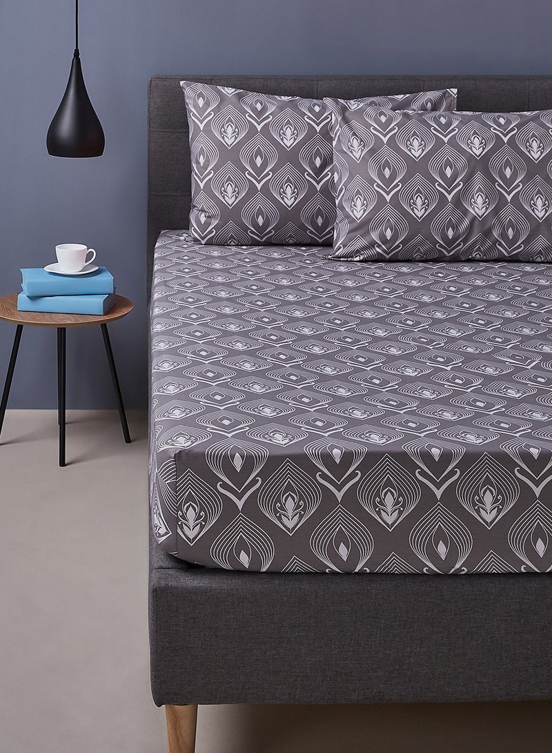 Noon East - Fitted Bedsheet Set Queen Size 100% Cotton Premium Quality 200 TC Everyday Use Breathable And Soft, With 1 Bed Sheet 150X200 Cm + 25cm And 2 Pillow Cases 50X75 Cm - Grey/White Grey/White - Image 1