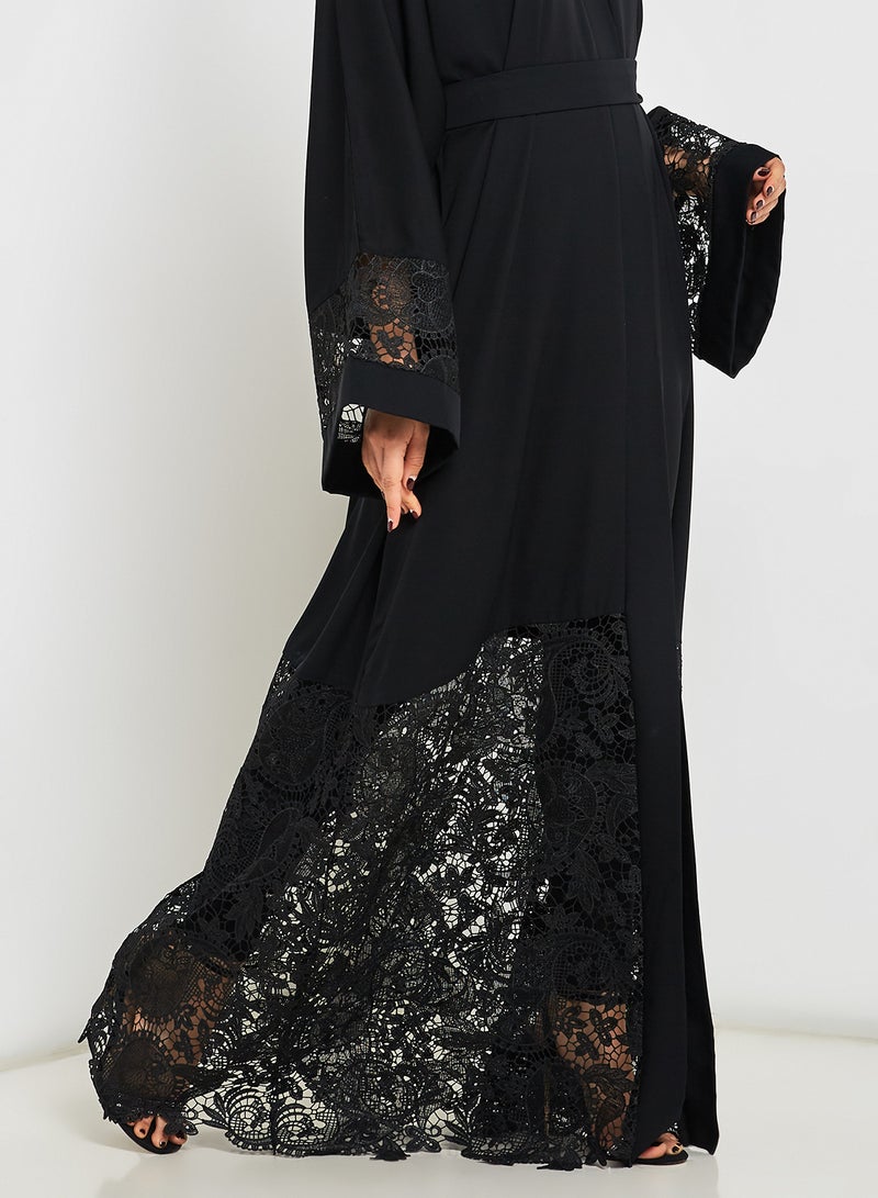 حياة عباءة بتفاصيل من الدانتيل أسود - Image 3