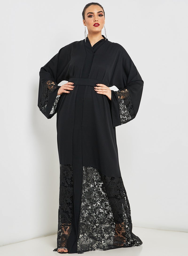 حياة عباءة بتفاصيل من الدانتيل أسود - Image 1
