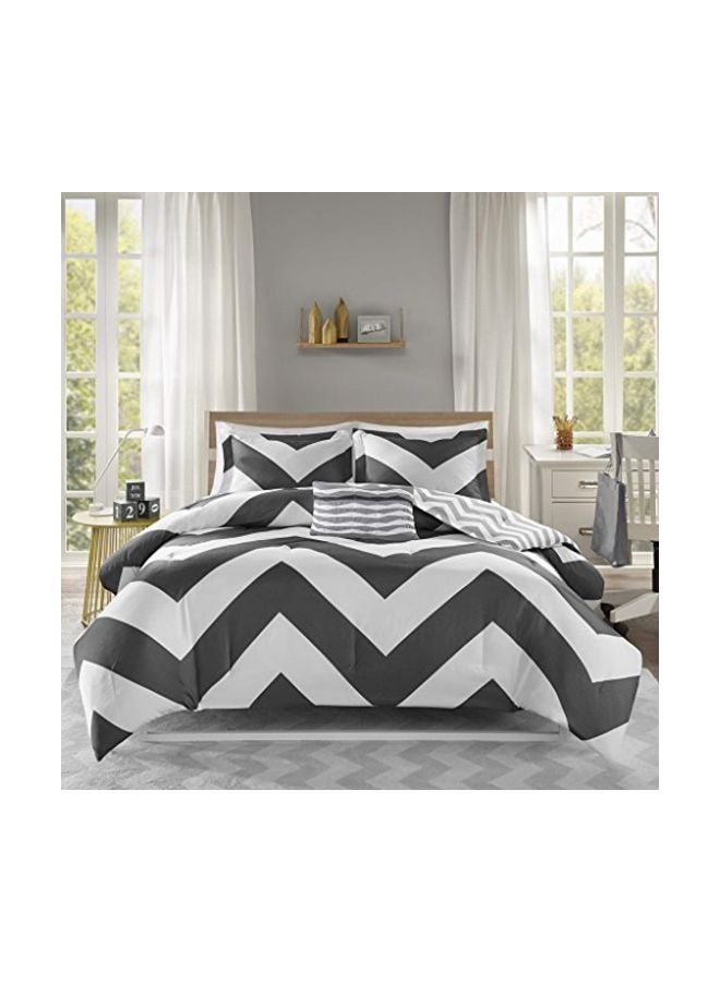 Mi-Zone - 4-Piece Teen Comforter Set polyester White/Black Full/Queen - Image 1