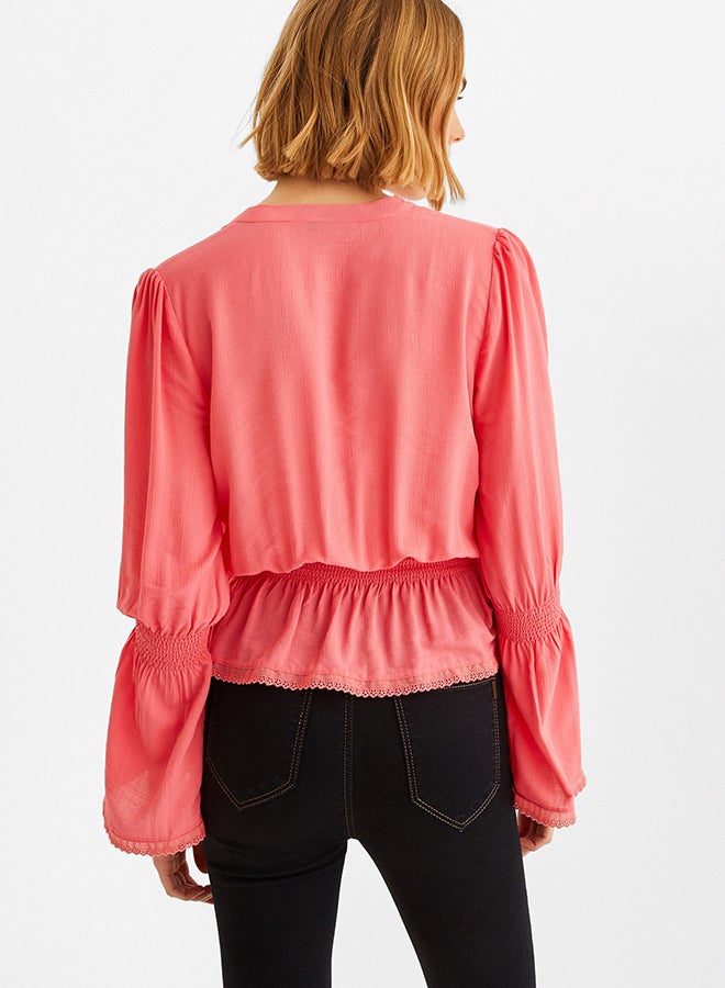 أو إكس إكس أو بلوزة بتصميم مكشكش وردي - Image 2