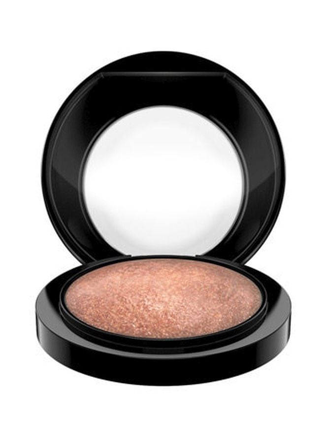 MAC - Mineralized SkinFinish Highlighting Powder Cheeky Bronze - Image 1