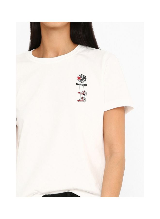 Reebok CL GR Shoe T-Shirt White/Red/Black  - Image 3
