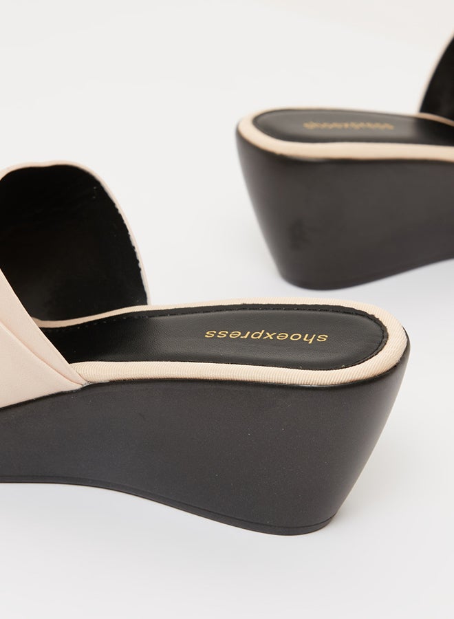 شو اكسبرس صندل بكعب عريض وجزء علوي معقود بيج / أسود - Image 4