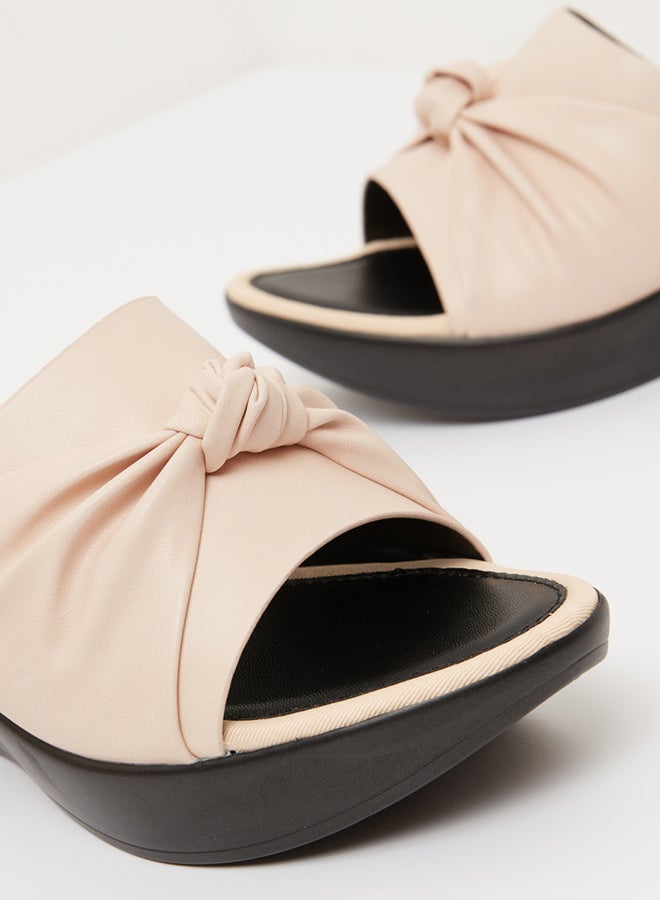 شو اكسبرس صندل بكعب عريض وجزء علوي معقود بيج / أسود - Image 3