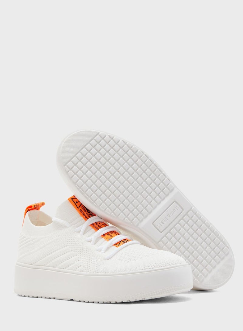 ستيف مادن سنيكرز بريتا برقبة قصيرة أبيض - Image 4