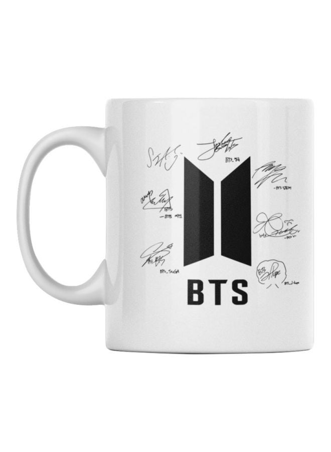 أتيك كوب مطبوع عليه عبارة "BTS" أبيض/ أسود 350ملليلتر 