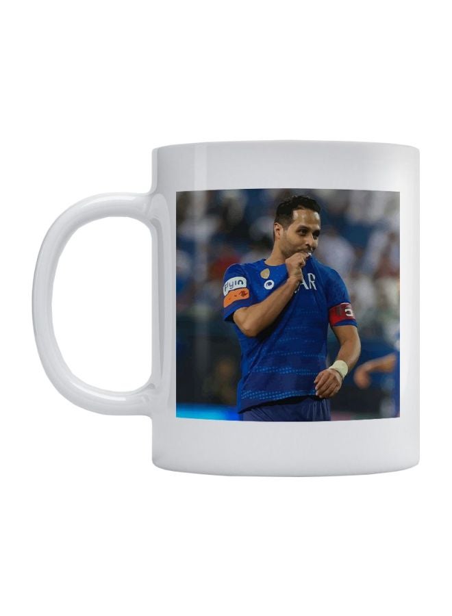 مج بطبعة وجه ياسر القحطاني أبيض/أزرق/أحمر 350ملليلتر