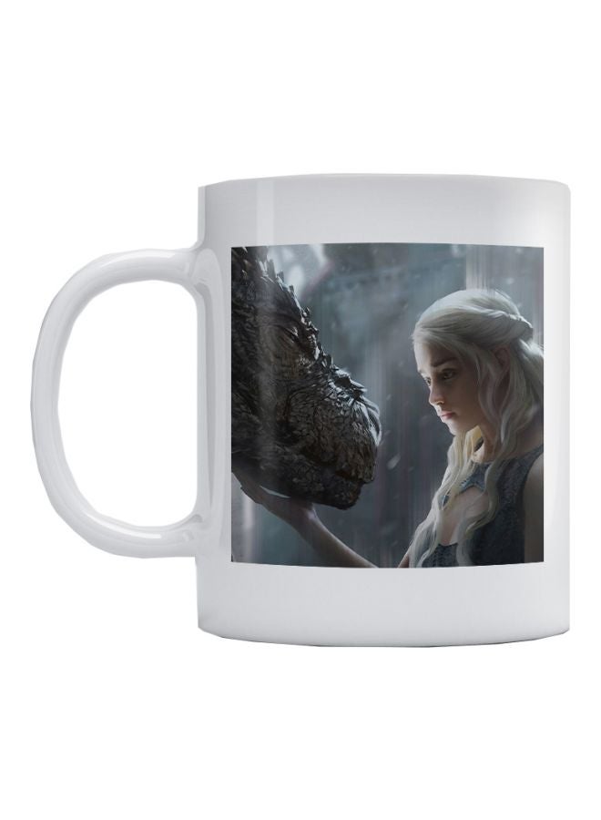 أتيك "مج مزين بطبعة شخصية إميليا كلارك من مسلسل "Game Of Thrones" أبيض/رمادي 