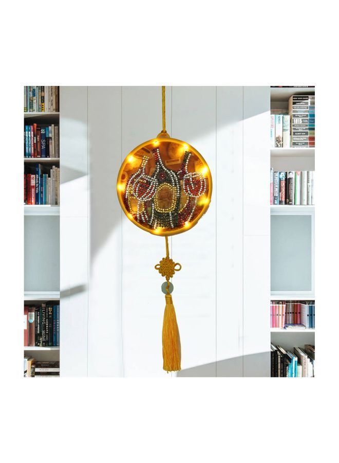 مصباح LED ليلي معلق بتصميم لوحة ماسية خماسية الأبعاد مع شرابة أصفر/أسود/أحمر - Image 2
