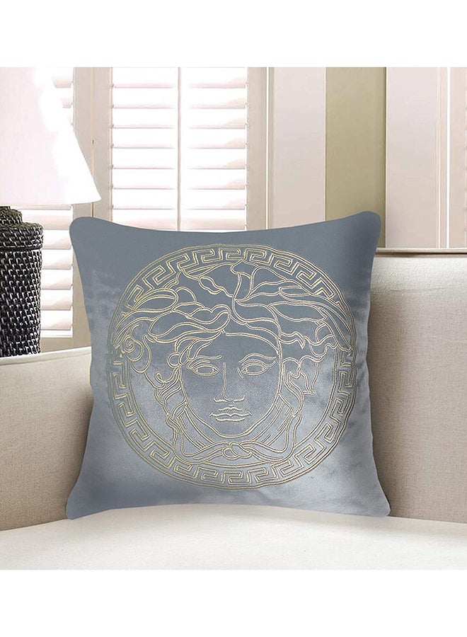 فيلاتو غطاء وسادة مطرز بتصميم شعار ميدوسا مطرز رمادي/ذهبي 45 x 45سم - Image 5