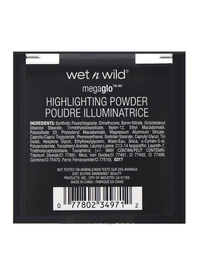 Wet N Wild Megaglo Highlighting Powder 319B Blossom Glow  - Image 4