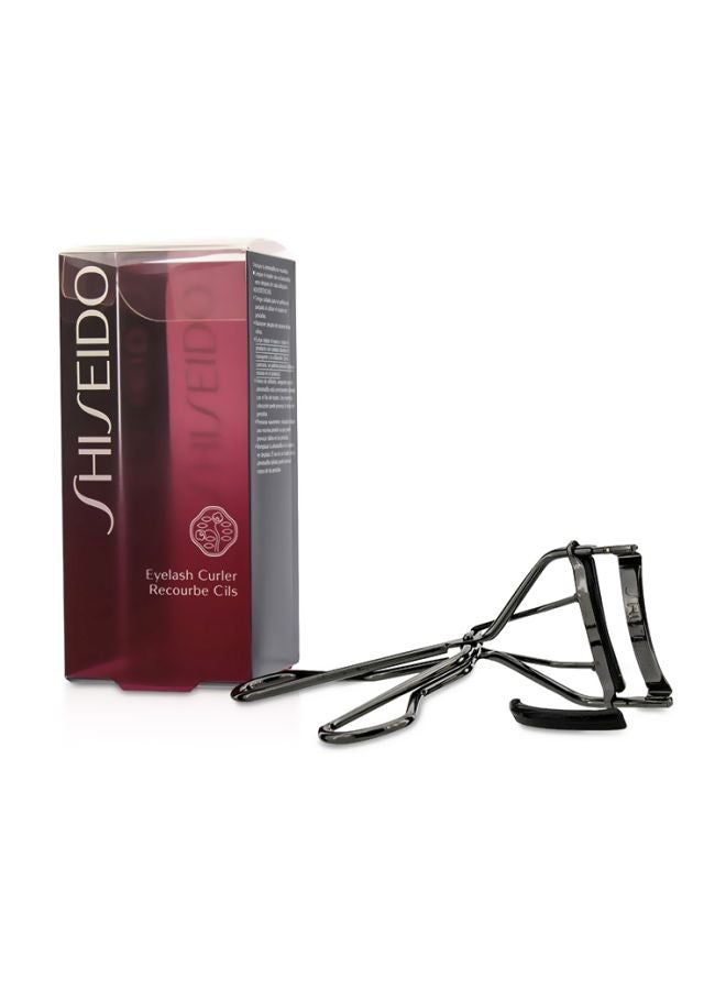 Shiseido Eyelash Curler With Silicone Rubber Pad Silver - Image 4
