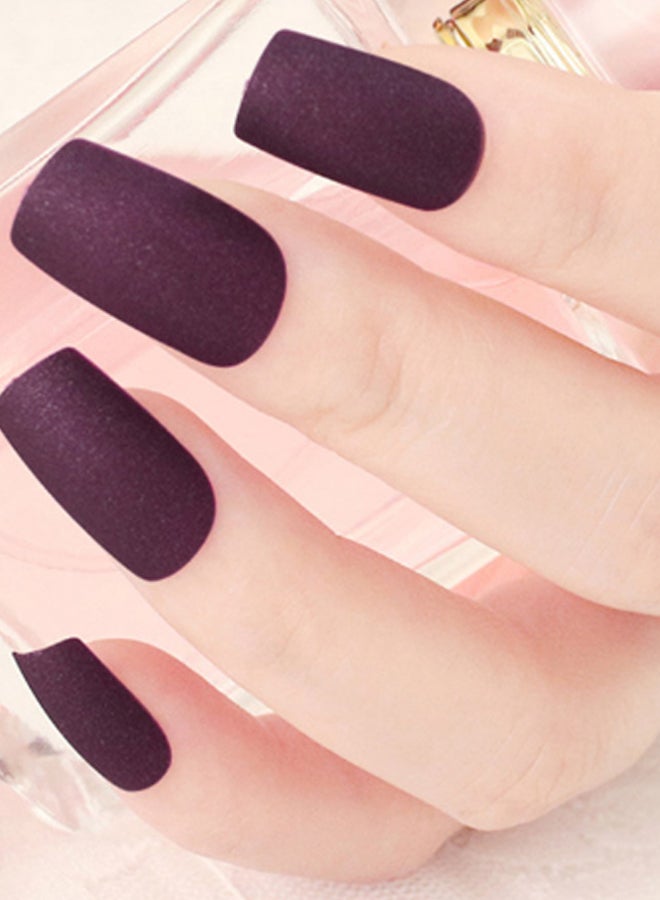 مجموعة أظافر صناعية قصيرة مستديرة غير لامعة بتغطية كاملة مكونة من 24 قطعة قرمزي داكن - Image 2