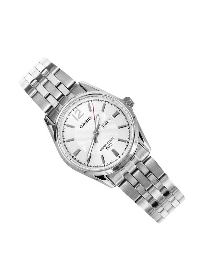 كاسيو ساعة يد بعقارب مقاومة للماء طراز LTP-1335D-7AVDF للنساء - Image 3