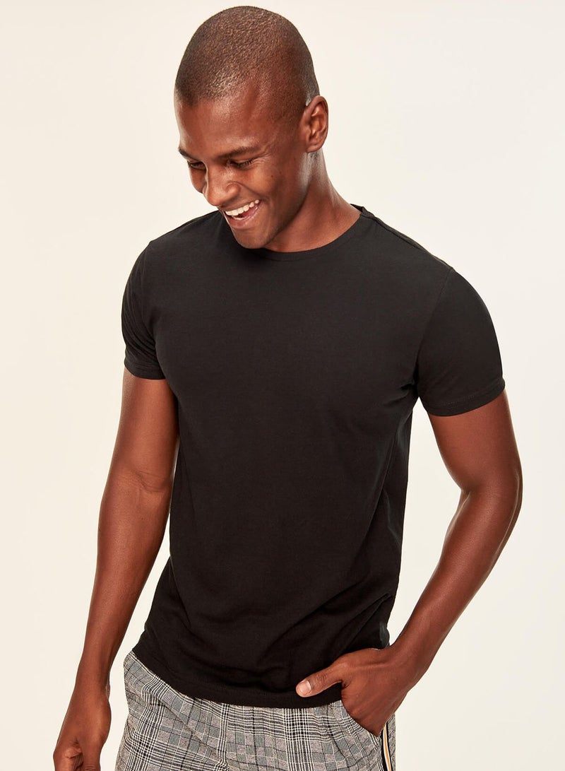 trendyol Essential Crew Neck T-Shirt Black - Image 3