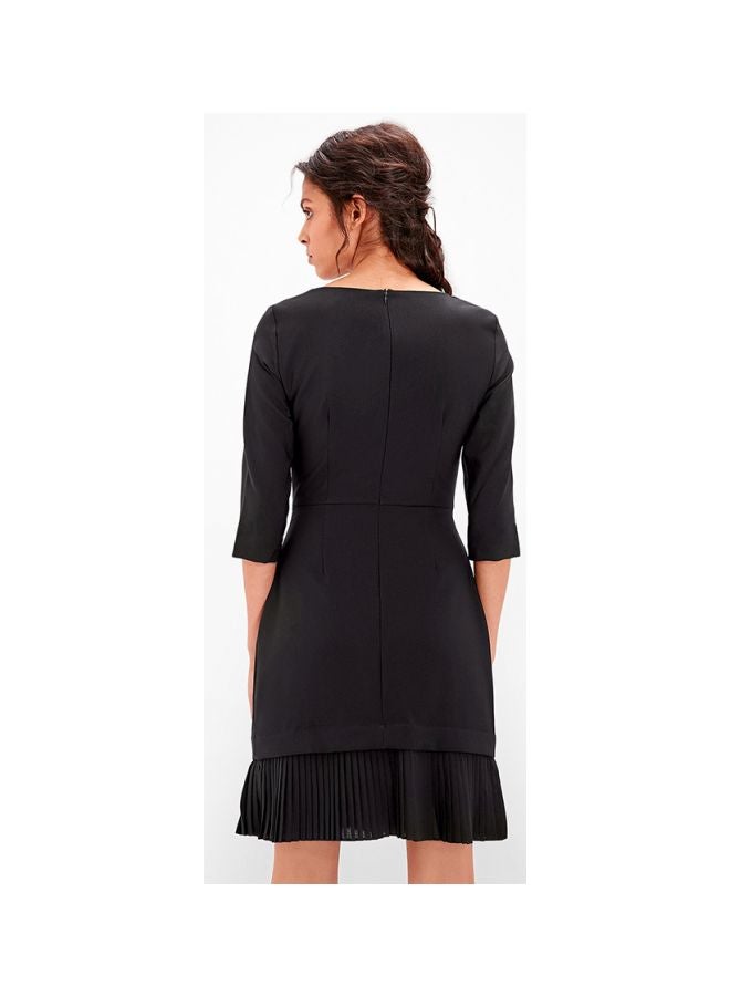 ترينديول فستان بحافة مطوية أسود - Image 2