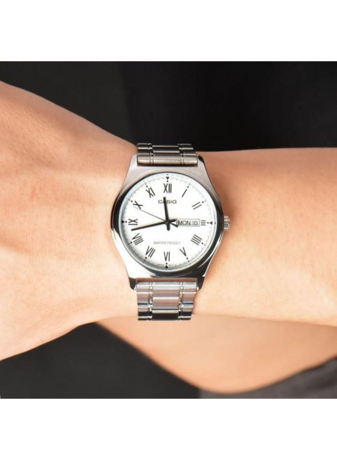 كاسيو ساعة يد بعقارب وسوار من الإستانلس ستيل طراز MTP-V006D-7 مقاس 45 مم - فضي للرجال - Image 2
