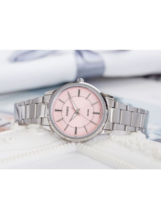 كاسيو ساعة يد بعقارب مقاومة للماء بسوار من الإستانلس ستيل طراز LTP-1303D-4A - قياس 30 مم - لون فضي للنساء - Image 3