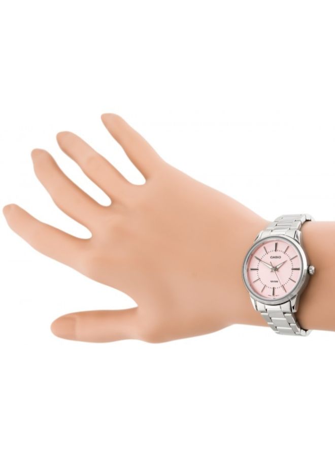 كاسيو ساعة يد بعقارب مقاومة للماء بسوار من الإستانلس ستيل طراز LTP-1303D-4A - قياس 30 مم - لون فضي للنساء - Image 4