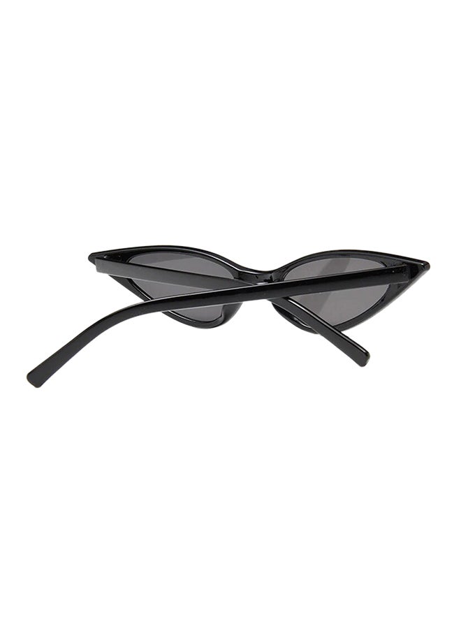Styled Cat-Eye Sunglasses - Image 3