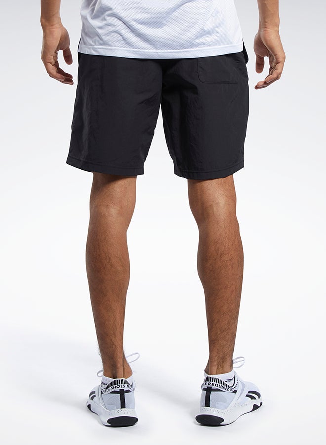 ريبوك شورت للتدريب ايسينشالز يوتيليتي أسود/ أبيض - Image 2