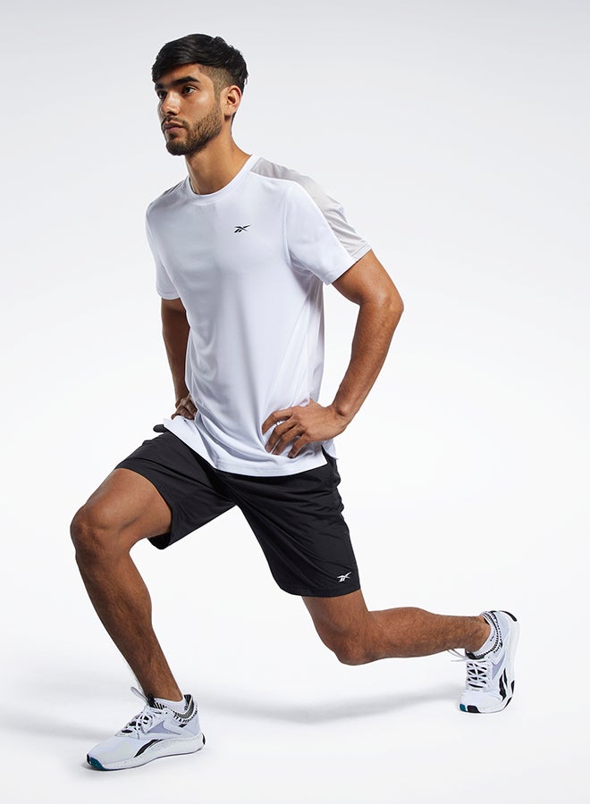 ريبوك شورت للتدريب ايسينشالز يوتيليتي أسود/ أبيض - Image 3