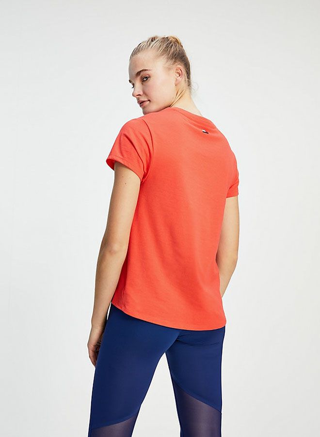 تومي سبورت تيشيرت بطبعة على شكل شعار قرمزي فاتح - Image 2