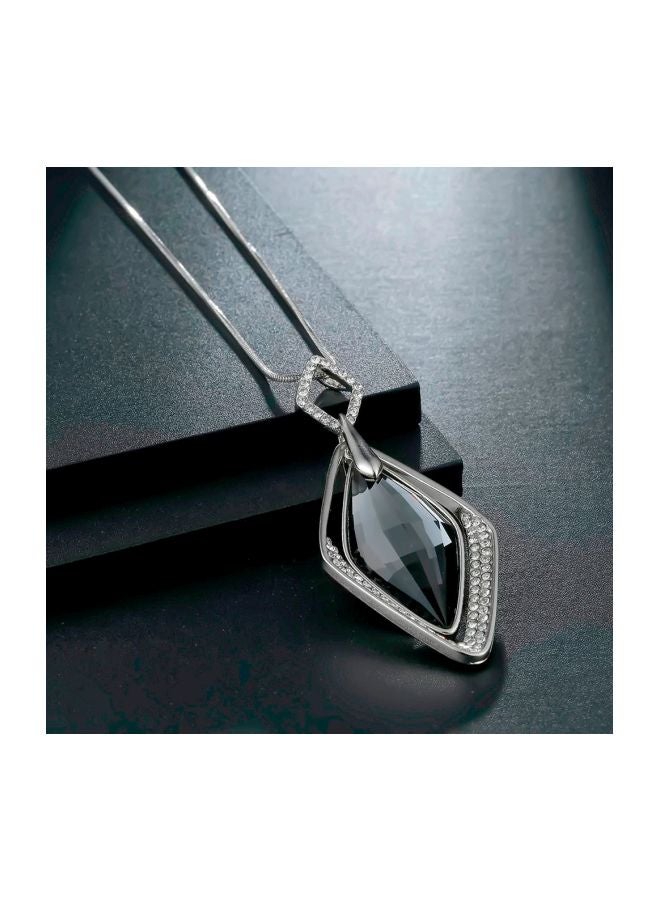 Beauenty Alloy Rhinestone Studded Pendant Necklace  - Image 4