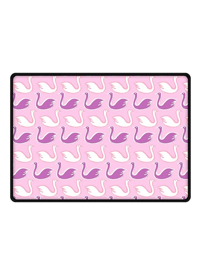 ستايلايزد لوحة ماوس مطبوع عليه رسومات بجع متعدد الألوان