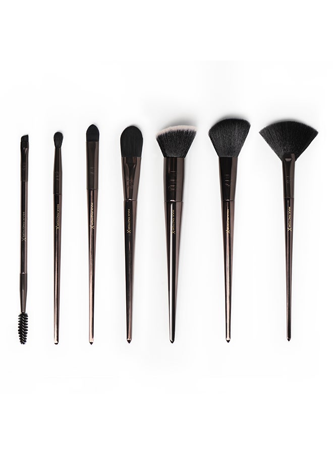 Max Factor - Pro Concealer Brush By Mashael Ajeel Black/Gold - Image 1