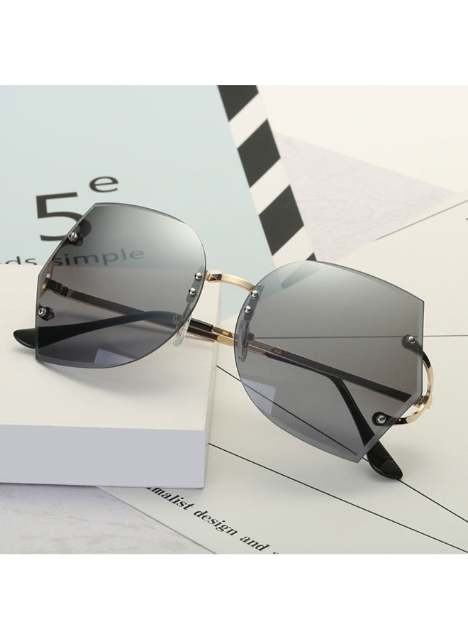 Fashionable Irregular Frame Sunglasses - Lens Size: 65 mm - Image 2