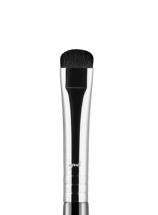 Sigma Beauty E20 Short Shader Brush Black  - Image 2