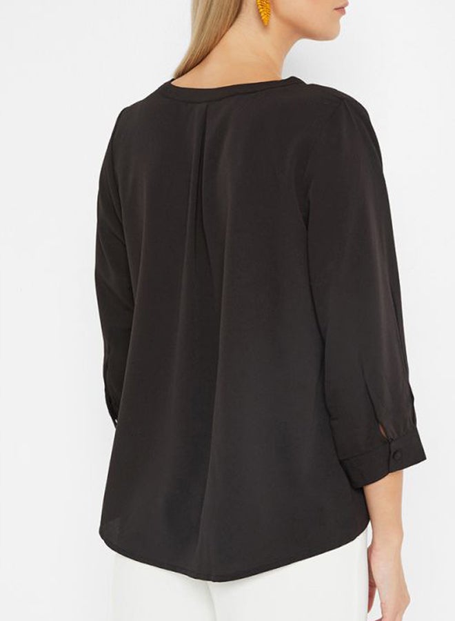 فيرو مودا بلوزة بياقة على شكل حرف V أسود - Image 2