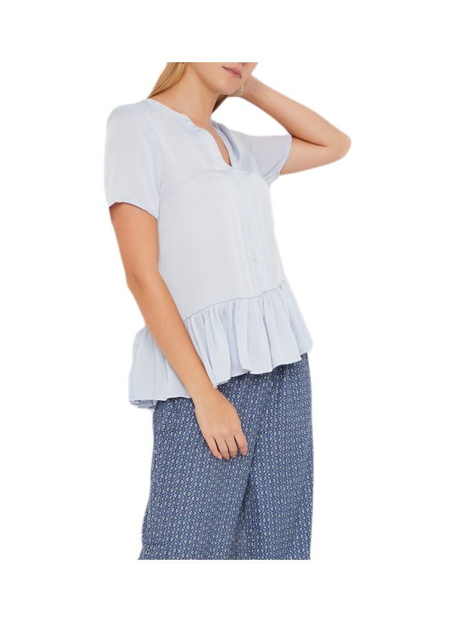 فيرو مودا بلوزة برقبة على شكل حرف V وتفاصيل مكشكشة أزرق - Image 1