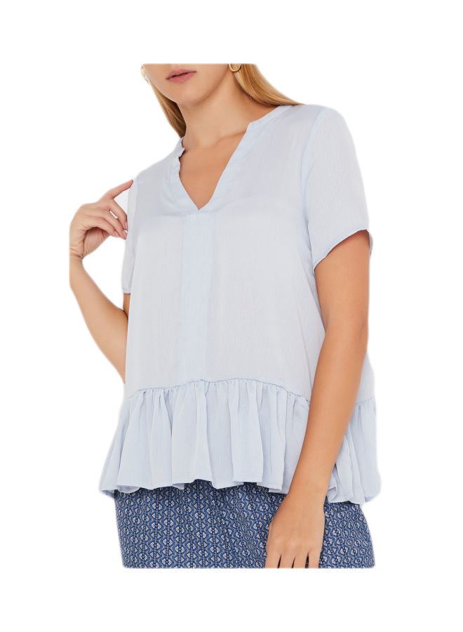 فيرو مودا بلوزة برقبة على شكل حرف V وتفاصيل مكشكشة أزرق - Image 3