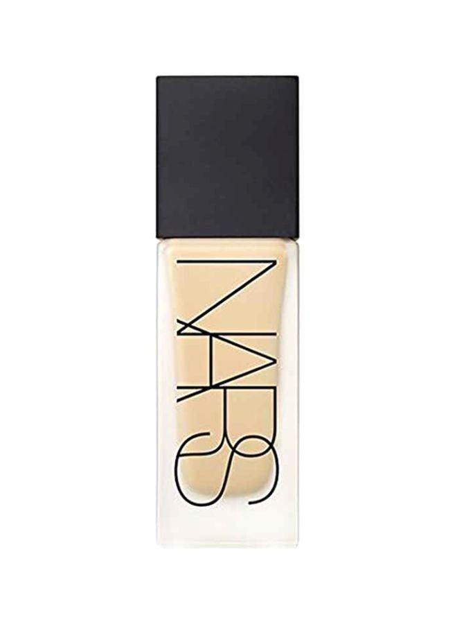 NARS - All Day Luminous Weightless Foundation # 3 Stromboli/Medium - Image 1