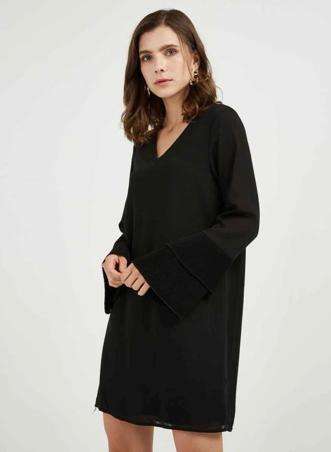 فيرو مودا Bell Sleeve Dress أسود
